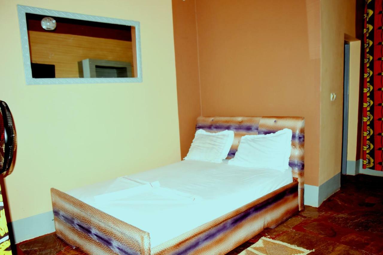 Saint Blaise Hotel Buyumbura Habitación foto